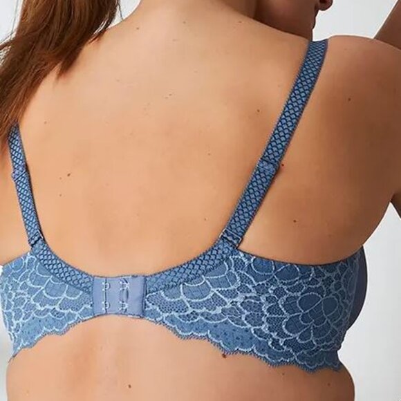 2/$20 lingerie - Simone Perele Caresse 3D Plunge 30E - Picture 2 of 4